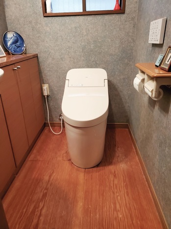 新しいトイレ